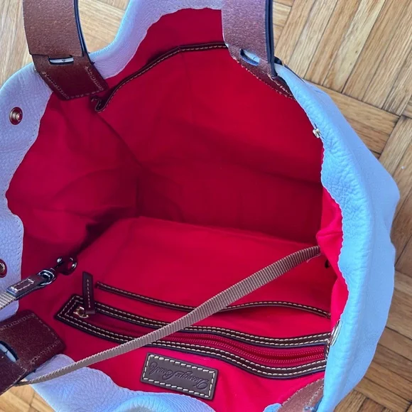 Beautiful white pebble leather bag with tan trimmings - Picture 3 of 7